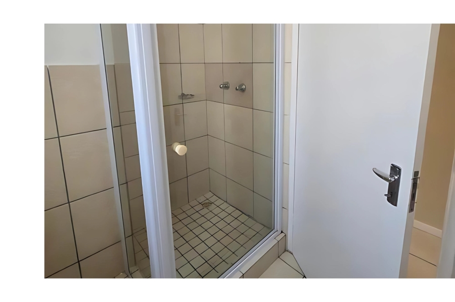 2 Bedroom Property for Sale in Whispering Pines Western Cape